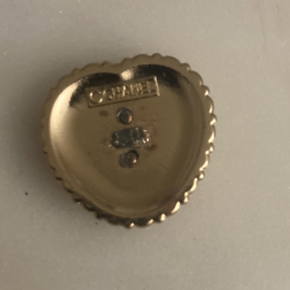 Stamped Designer Button Turned Into Hair Clip main image 4